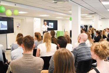 Connecting students to make a powerfully positive impact on the world 180 degree consulting